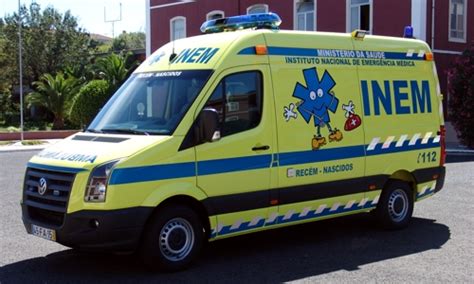 The inem medical emergency helicopter was built in 1997 and has since carried out the transport of 16. Algarve 'loses only available children's ambulance ...