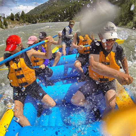 Jackson Hole Whitewater Rafting Verses A Scenic Float Trip