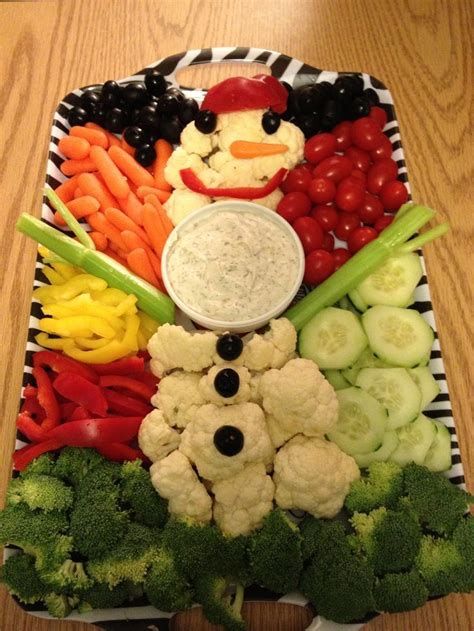 A healthy christmas treat but also a fun activity to do with toddlers and young kids. Christmas Snowman Fruit Platter | Snowma... - #christmas # ...
