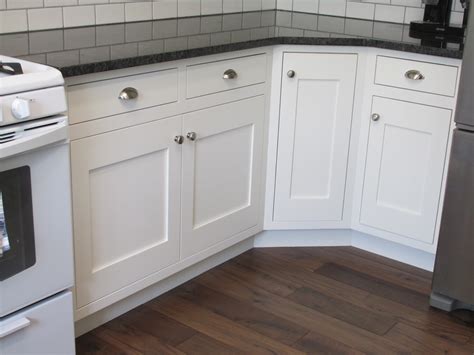 In your online search you might have spied the perfect navy kitchen cabinets, or maybe the perfect inset white shaker cabinet drawers with glistening gold hardware. Kitchen makeover. From partial overlay to inset.