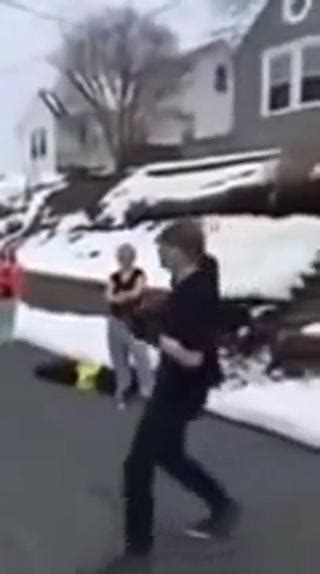 knocked out in amateur street fight video ebaum s world