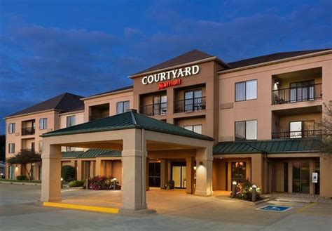 Courtyard Bloomington Normal Updated 2018 Prices And Hotel Reviews Il