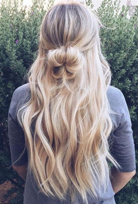 This Half Up Half Down Bun With Curly Hair For Hair Ideas Stunning