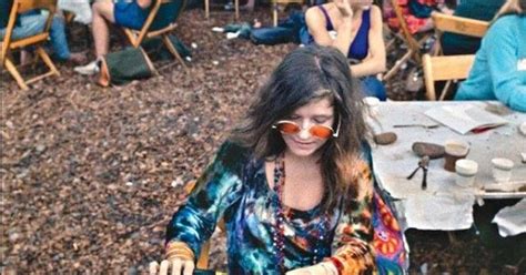 História em Imagens Janis Joplin no Festival Woodstock