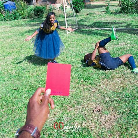 Foto prewed outdoor kini lebih digemari dibanding indoor. Konsep Foto Prewed Anti Mainstream Ini Recommended Banget Buat Lo yang Mau Nikah!