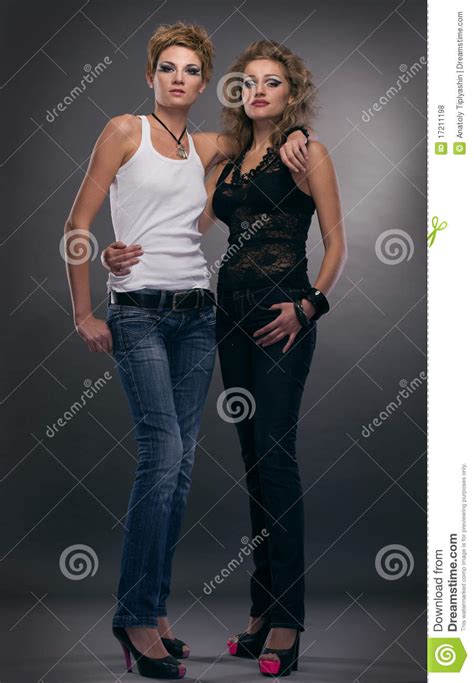 Deux Femmes Sexy Photo Stock Image Du Lesbienne Pourpr