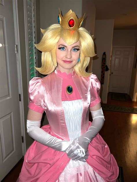 Princess Peach Costume Super Princess Peach Brothers Art Mario Brothers Cosplay Ideas