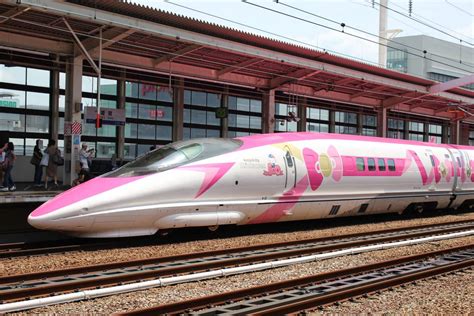 20 shinkansen hello kitty