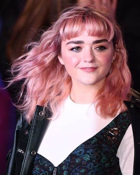 Pin By Scg665 On Maisie Williams In 2020 Maisie Williams Long Hair