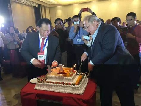 Search for text in self post contents. 李政道"弟子们"大团聚：中美联合招考物理研究生走过40年_科技湃_澎湃新闻-The Paper