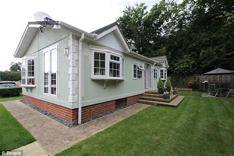 1 bedroom mobile home prices. Property prices of mobile homes reach £500k | Daily Mail ...