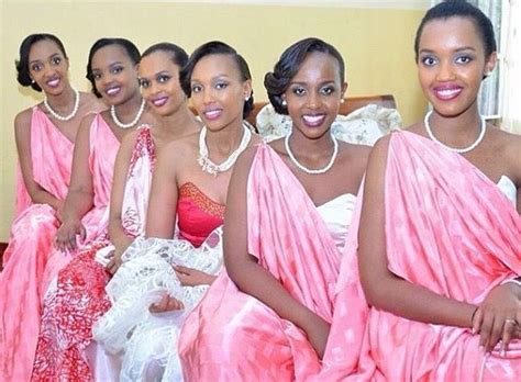 Pin By Loo Lu On Rwandan Wedding African Fashion Women Traditional