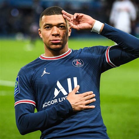 world cup star mbappéappé gets 5 goals for psg goal