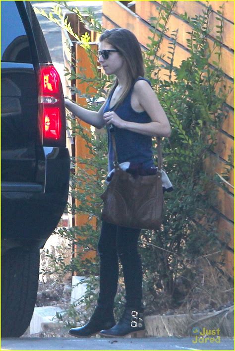 Anna Kendrick Gets Picked Up In A Limo Photo 719196