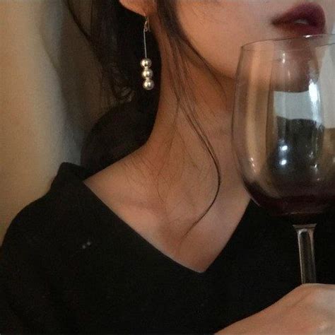 a splash of wine wine red lips korea korean beauty fashion ulzzang ideias para ensaio