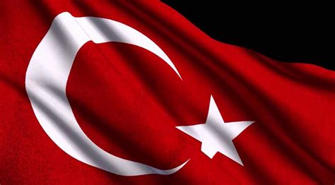 Al renkli zemin üzerinde beyaz hilal ve yıldız ile oluşmuş bayrak ilk olarak 1844 yılında abdülmecit dönemindeki tanzimat sürecinde kabul edilmiş, cumhuriyet döneminde 29 mayıs 1936'da 2994 sayılı türk bayrağı kanunu ile türkiye cumhuriyeti'nin ulusal bayrağı olarak kanunlaşmıştır. Kırkpınar'da şehitler dev Türk bayrağı ile anılacak - Spor ...