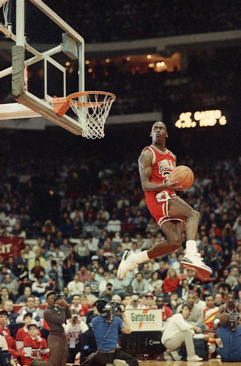 The Most Epic Nba Dunk Contest Photos Ever Taken Michael Jordan