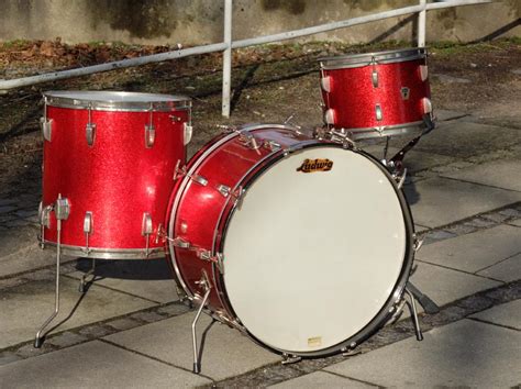 Ludwig Vintage Vintage 1960 Red Sparkle Drum For Sale Plektrum