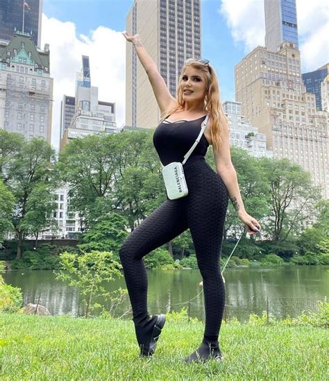 Romi Rain Height Weight Bio Wiki Age Photo Instagram Fashionwomentop