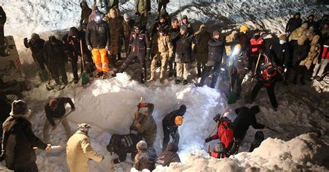 Ascendieron A 38 Los Muertos Por Dos Aludes De Nieve En Turquía Crónica Firme Junto Al Pueblo