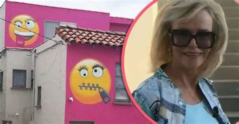 Woman Paints Giant Emojis On House Neighbors Think Its For Them