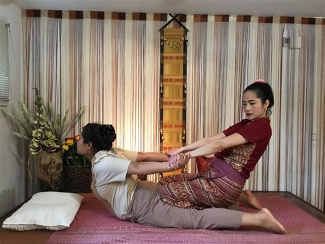 What happens during a thai massage. Traditional Thai Massage 3 - Hattha Thai Massage Basel