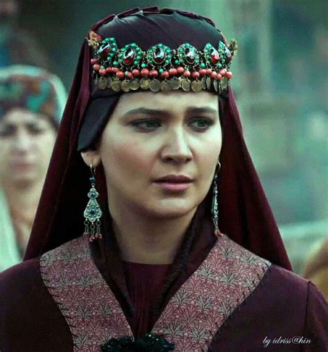 Gülsim Ali İlhan Aslihan Hatun ~ 21 Fashion Hats