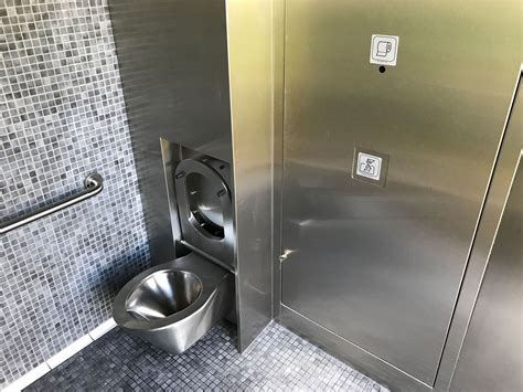 Toilettes publiques automatique MPS assure le nettoyage et la désinfection