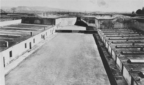 World War Ii In Pictures How Were German Prison Camps Set Up