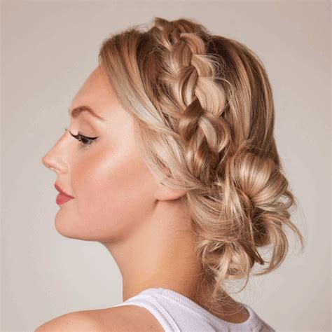 Top Trending Bridal Hairstyles Recommended By Expert Stylists Duck And Dry