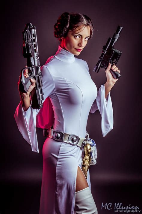 25 Stunning Princess Leia Cosplays That Will Make You Go Crazy