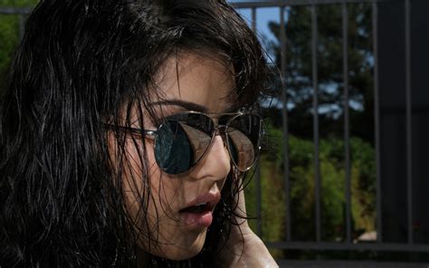 Women Brunette Sunglasses Sunny Leone Wallpapers Hd Desktop And Mobile Backgrounds