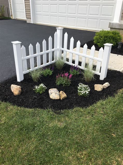 Minimalist Front Yard Landscaping Ideas On A Budget26 Zyhomy