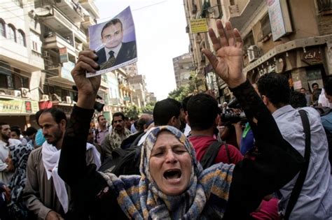 egypt judge sentences 683 to death in another mass trial including muslim brotherhood leader