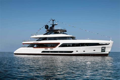 Yacht Eh2 Benetti Charterworld Luxury Superyacht Charters