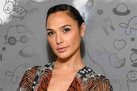 How Gal Gadot Explained The Birds And The Bees To Her Daughters Kveller