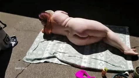 Spying On Fatty Sunbathing P Daisy Dax Body Fetishes Clips Sale Com