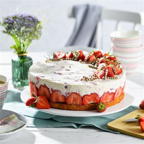 Erdbeer-Mascarpone-Torte - Rezept von Backen.de
