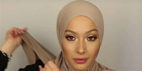 Covergirls Latest Brand Ambassador Is A Hijab Wearing Muslim