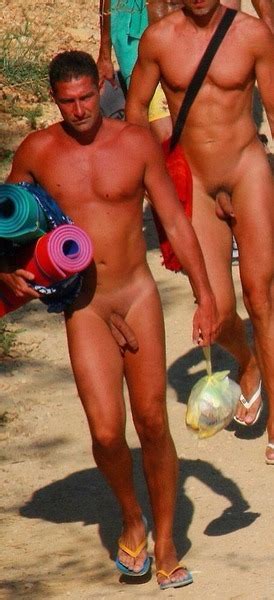Photo Hung Male Naturists Page 17 LPSG