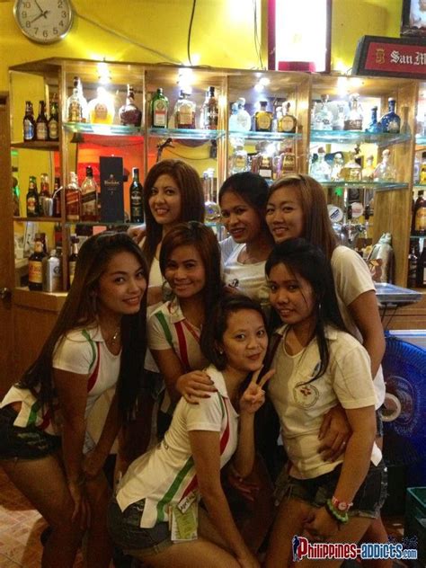 Cute Filipina Waitresses At Tequila Reef Cantina In Angeles City Pampanga Philippines