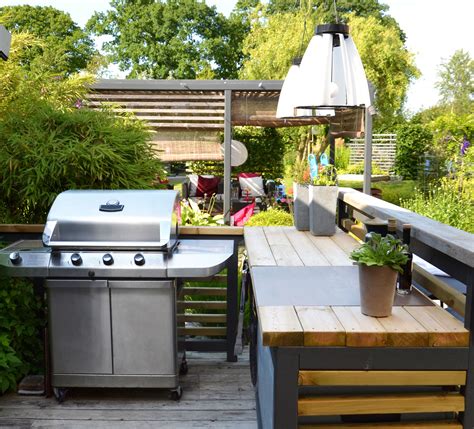 Your outdoor kitchen doesn't have to be a permanent fixture. 8 Best DIY Outdoor Kitchen Plans
