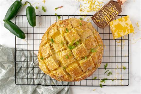 Jalapeno Popper Pull Apart Bread An Amazing Cheesy Bread Recipe