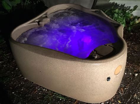 Dream Maker 2 Person Spa Hot Tub 110v Plug And Play For Sale In