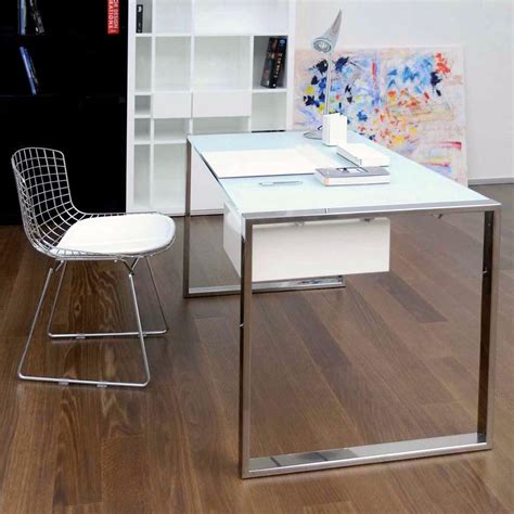 Minimalist office furniture are available in different style choices which could be luxurious, antique, trendy or something completely out of the ordinary. 20 Modern Minimalist Office Furniture Designs