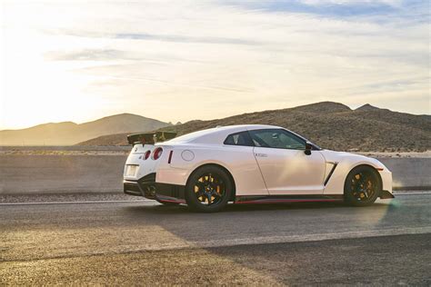 Nissan gtr nismo 2017 is one of the best models produced by the outstanding brand nissan. 2017 All-Stars Contender: Nissan GT-R Nismo | Automobile ...