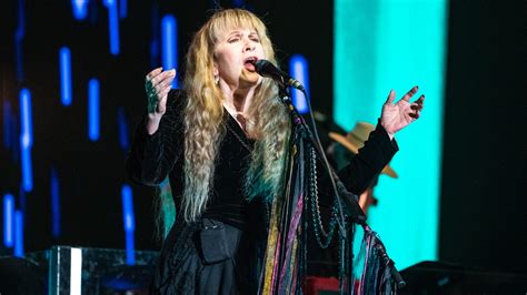 Stevie Nicks Mourns The Loss Of “best Friend” Christine Mcvie 971fm