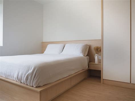 Cocok juga untuk anak kos karena furniturnya fleksibel dan multifungsi. 11 Desain Kamar Tidur Minimalis Ala Jepang, Tampil Cantik ...