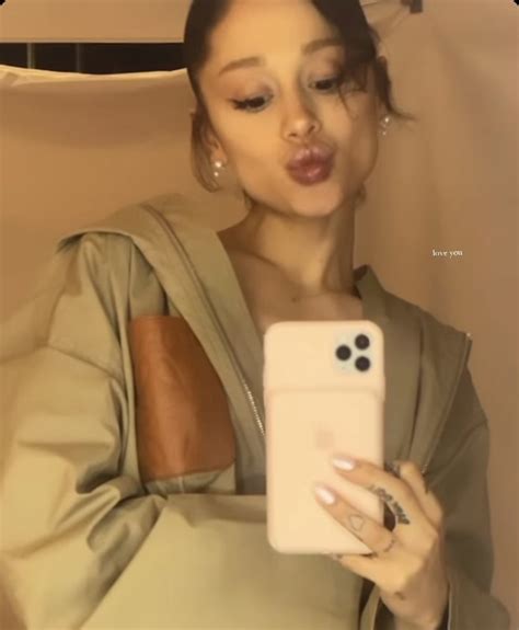Selenurrr 🧕🏻🌙 On Twitter Rt Popcrave Ariana Grande Looks Gorgeous