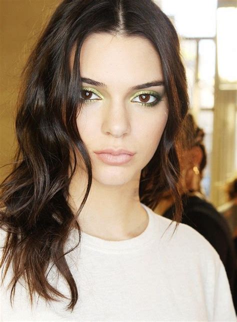 Kendall Jenner Knows That Green Eyeshadow Makes Brown Eyes Look Extra